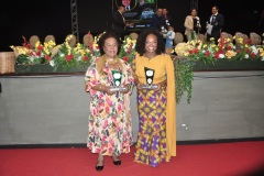 Cristina-Almeida-recebe-Premio-Internacional-COP30-como-reconhecimento-a-luta-pela-limpeza-do-Rio-Oiapoque-3